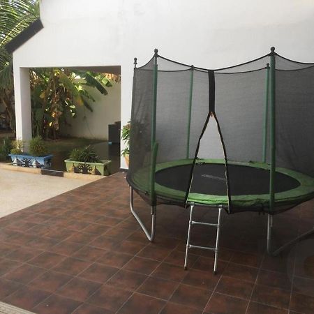 Saly - Villa Kage 6 Chambres -Clim-Wifi-Eau Chaude-Billard-Babyfoot-Ping Pong-Canal - Electricite Non Comprise Exteriér fotografie