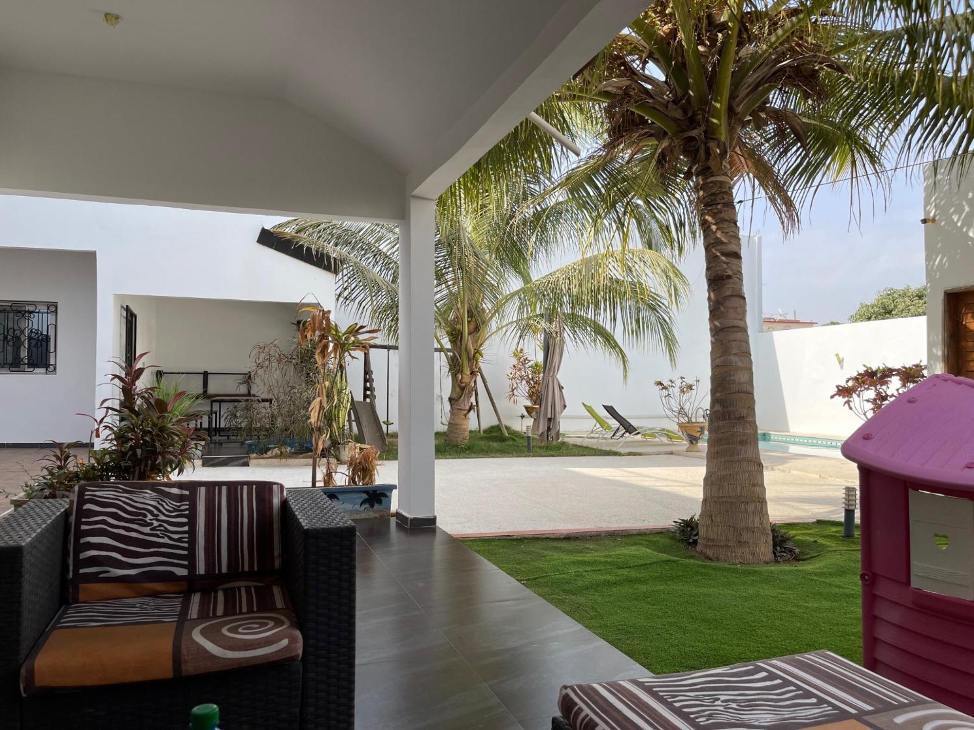 Saly - Villa Kage 6 Chambres -Clim-Wifi-Eau Chaude-Billard-Babyfoot-Ping Pong-Canal - Electricite Non Comprise Exteriér fotografie