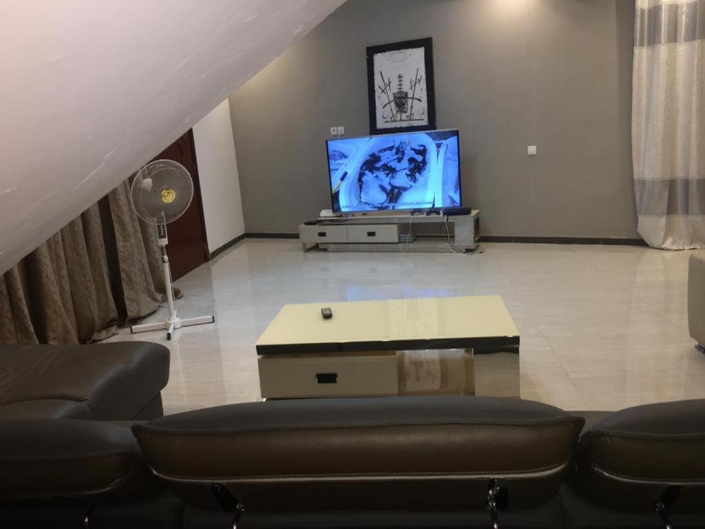 Saly - Villa Kage 6 Chambres -Clim-Wifi-Eau Chaude-Billard-Babyfoot-Ping Pong-Canal - Electricite Non Comprise Exteriér fotografie