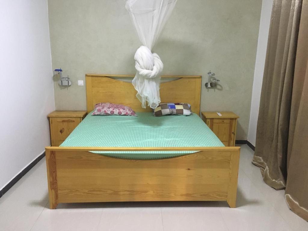 Saly - Villa Kage 6 Chambres -Clim-Wifi-Eau Chaude-Billard-Babyfoot-Ping Pong-Canal - Electricite Non Comprise Exteriér fotografie